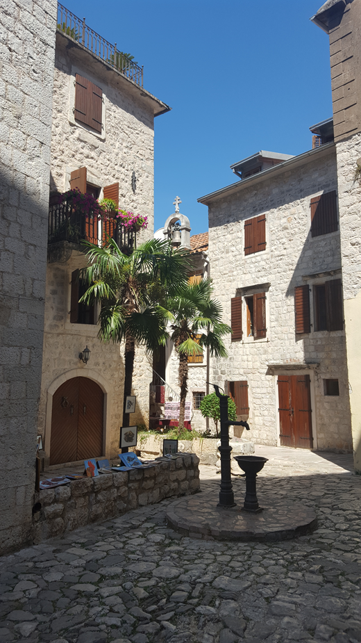 Best photo spots in Kotor - Karampana water pump