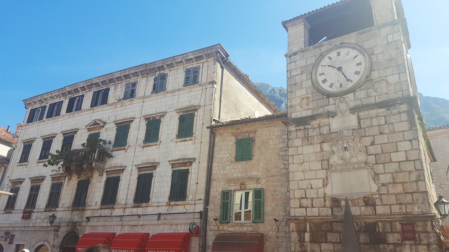 Arms Square Kotor